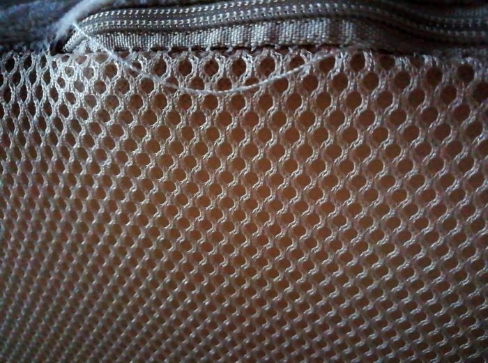 モダンデコの高反発の三つ折マットレスのカバーの糸